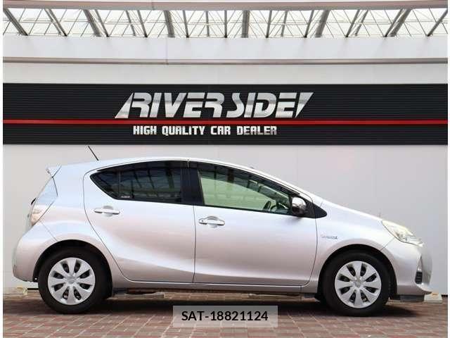 Toyota AQUA 2013-09 6494855-4