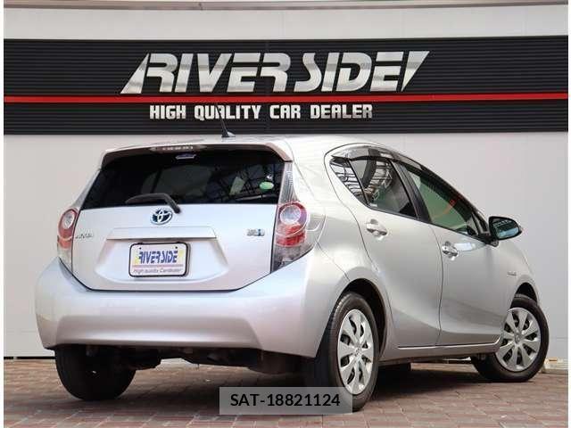 Toyota AQUA 2013-09 6494855-5