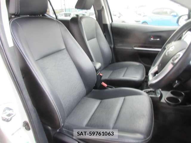 Toyota AQUA 2015-04 6494833-9