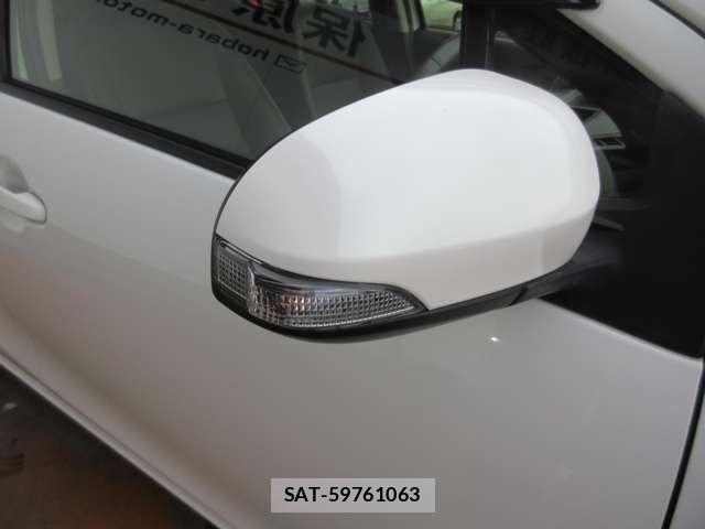 Toyota AQUA 2015-04 6494833-12