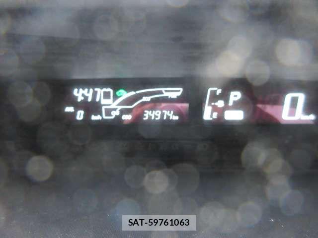 Toyota AQUA 2015-04 6494833-3