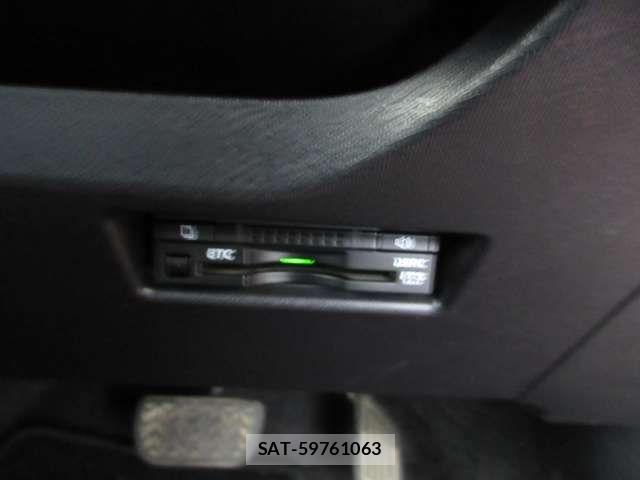 Toyota AQUA 2015-04 6494833-5