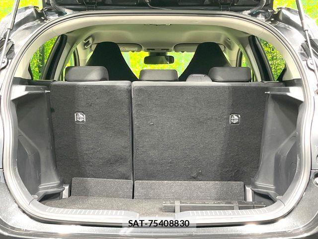Toyota AQUA 2022-03 6525438-10