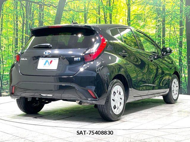 Toyota AQUA 2022-03 6525438-16