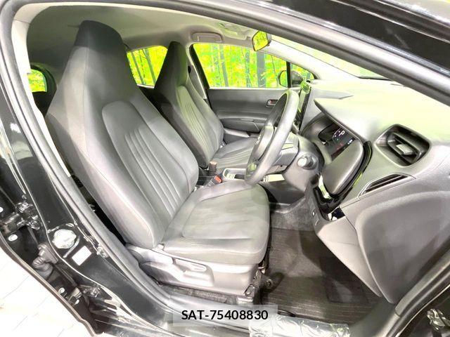 Toyota AQUA 2022-03 6525438-8