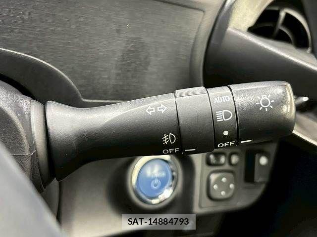 Toyota AQUA 2015-02 6544184-11