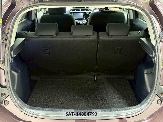 Toyota AQUA 2015-02 6544184-12
