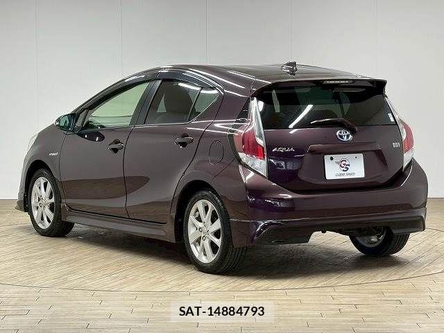 Toyota AQUA 2015-02 6544184-16