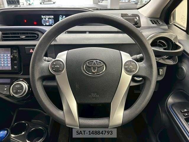 Toyota AQUA 2015-02 6544184-5