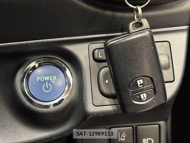 Toyota AQUA 2017-10 6544176-10