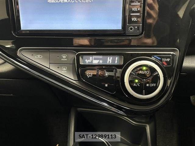 Toyota AQUA 2017-10 6544176-11