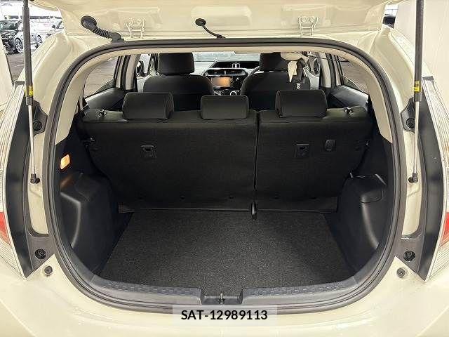 Toyota AQUA 2017-10 6544176-12