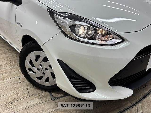 Toyota AQUA 2017-10 6544176-19