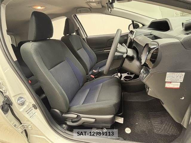 Toyota AQUA 2017-10 6544176-4