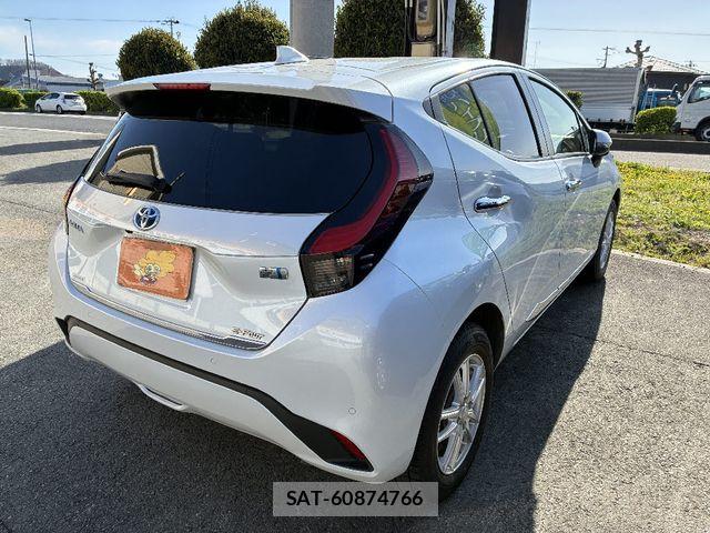 Toyota AQUA 2022-02 6610463-1
