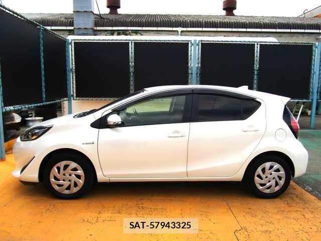 Toyota AQUA 2019-03 6610492-9