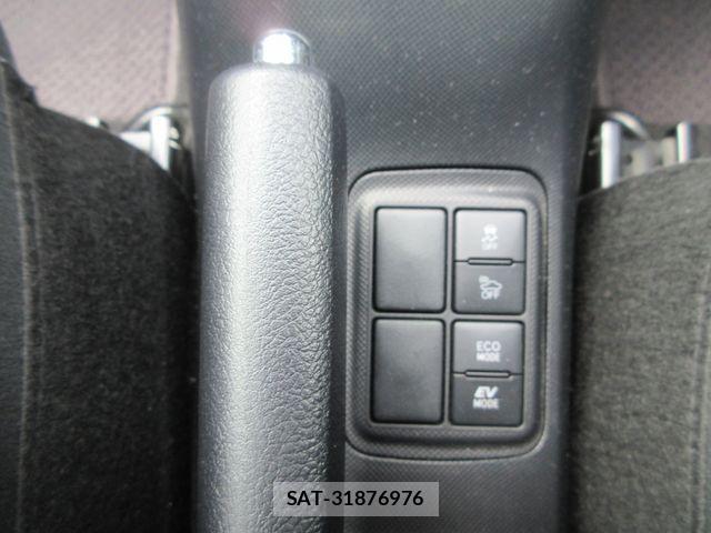 Toyota AQUA 2018-09 6610496-12