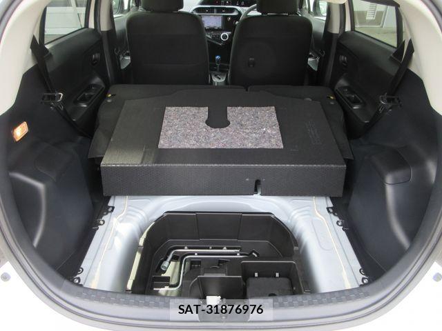 Toyota AQUA 2018-09 6610496-18
