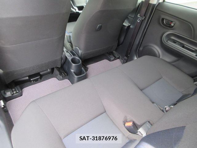 Toyota AQUA 2018-09 6610496-28