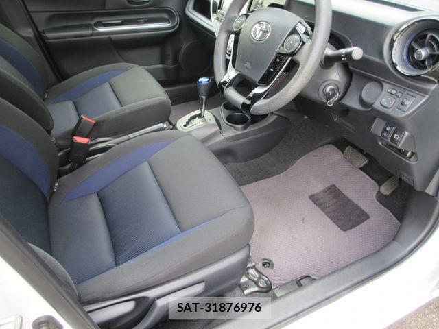 Toyota AQUA 2018-09 6610496-4
