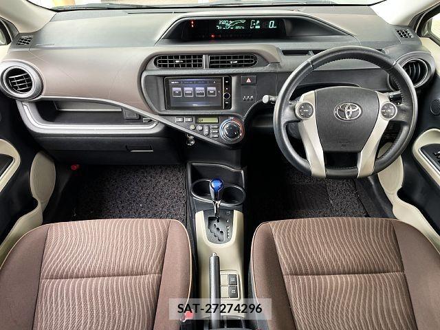 Toyota AQUA 2013-07 6610520-1