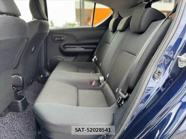 Toyota AQUA 2017-06 6610514-17