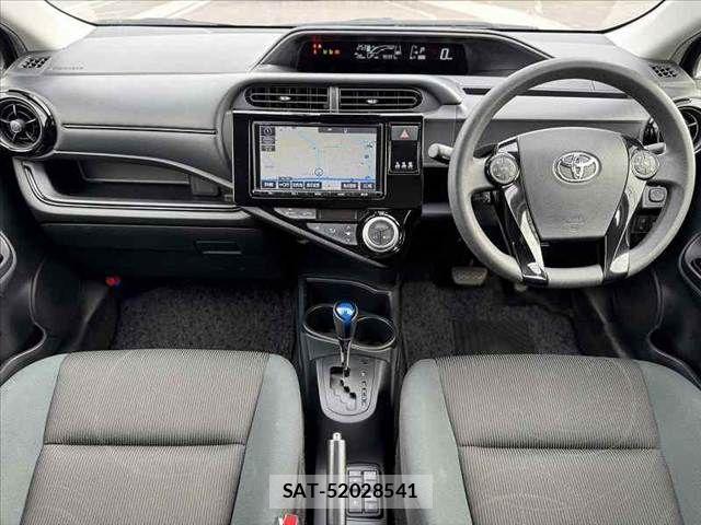 Toyota AQUA 2017-06 6610514-1