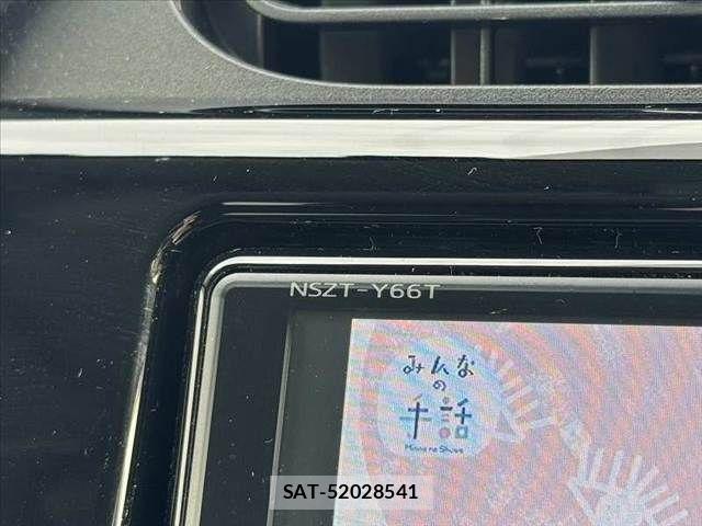 Toyota AQUA 2017-06 6610514-21