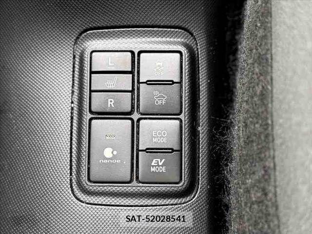 Toyota AQUA 2017-06 6610514-4