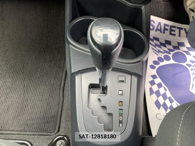 Toyota AQUA 2019-11 6641230-12