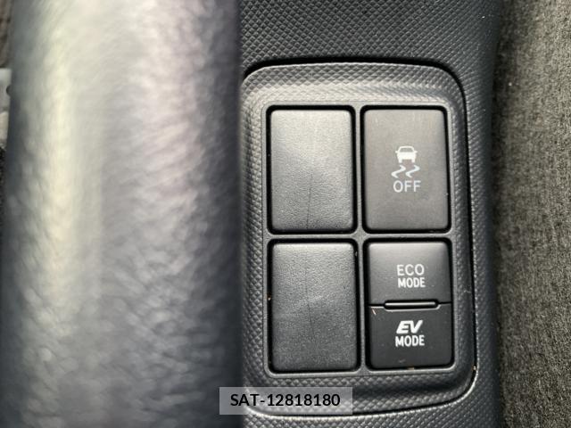 Toyota AQUA 2019-11 6641230-13