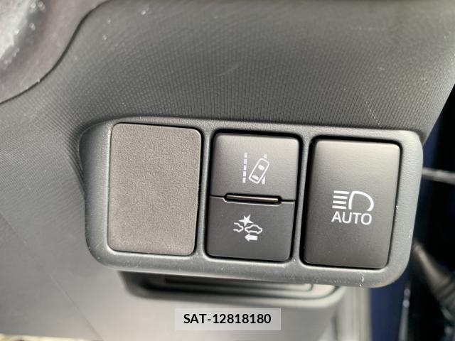 Toyota AQUA 2019-11 6641230-15