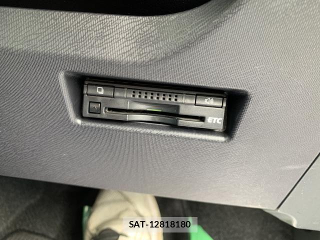Toyota AQUA 2019-11 6641230-16
