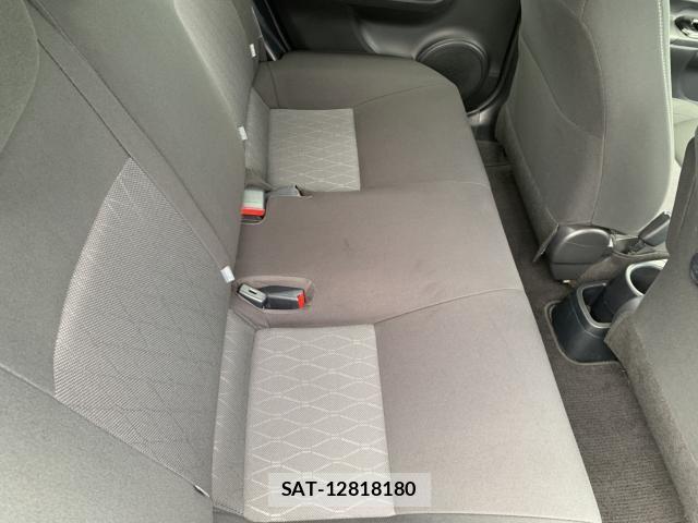 Toyota AQUA 2019-11 6641230-19