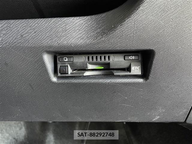 Toyota AQUA 2020-12 6641229-18