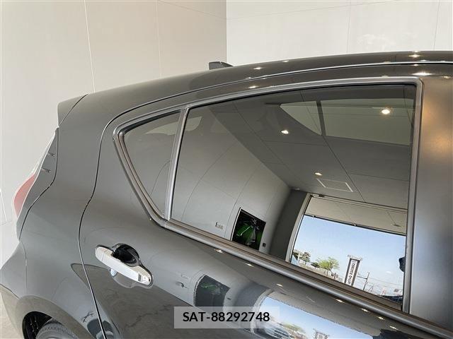 Toyota AQUA 2020-12 6641229-22