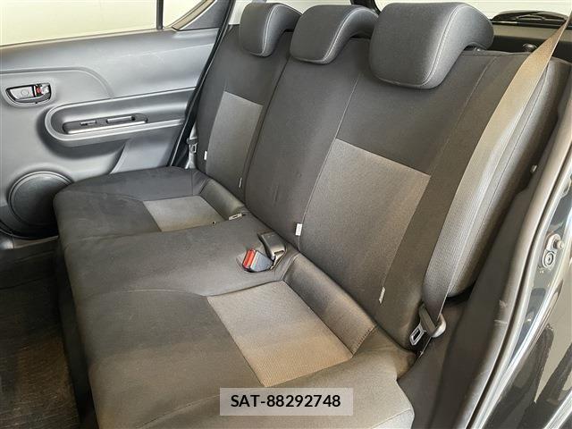 Toyota AQUA 2020-12 6641229-28