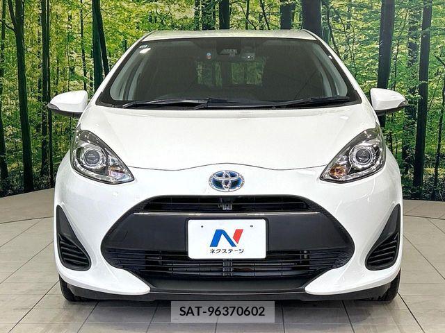 Toyota AQUA 2018-02 6641227-13
