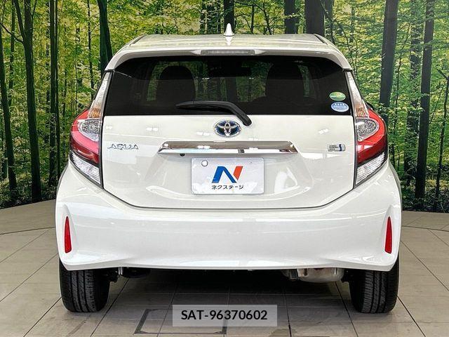Toyota AQUA 2018-02 6641227-14