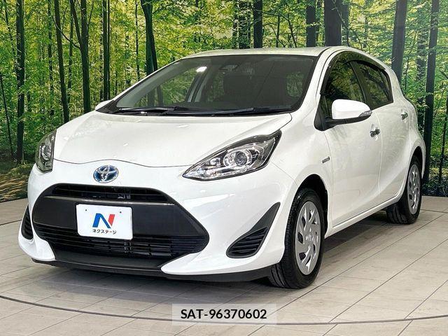 Toyota AQUA 2018-02 6641227-15