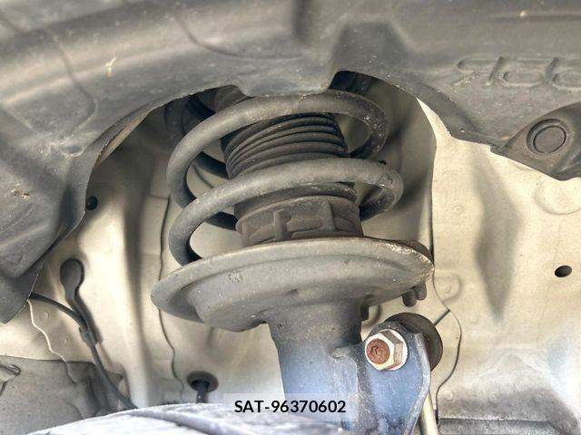 Toyota AQUA 2018-02 6641227-19