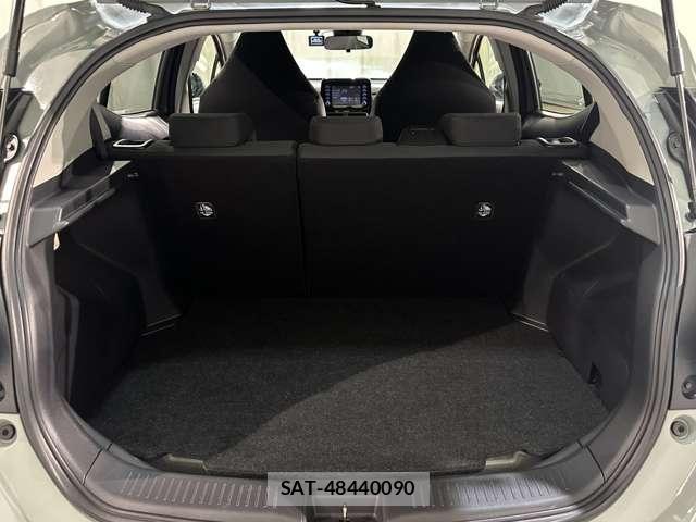 Toyota AQUA 2024-01 6641224-24