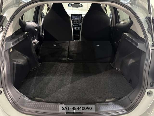 Toyota AQUA 2024-01 6641224-26