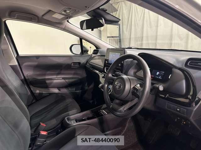 Toyota AQUA 2024-01 6641224-8