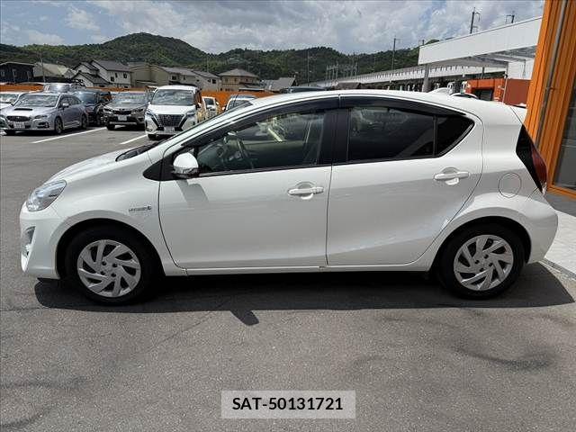 Toyota AQUA 2015-06 6641233-9