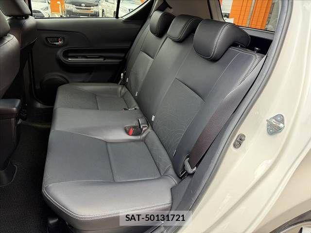 Toyota AQUA 2015-06 6641233-16