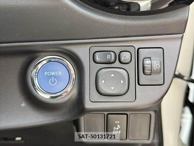 Toyota AQUA 2015-06 6641233-19