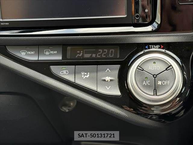 Toyota AQUA 2015-06 6641233-21