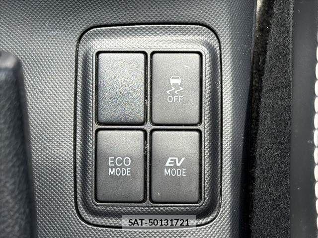 Toyota AQUA 2015-06 6641233-2