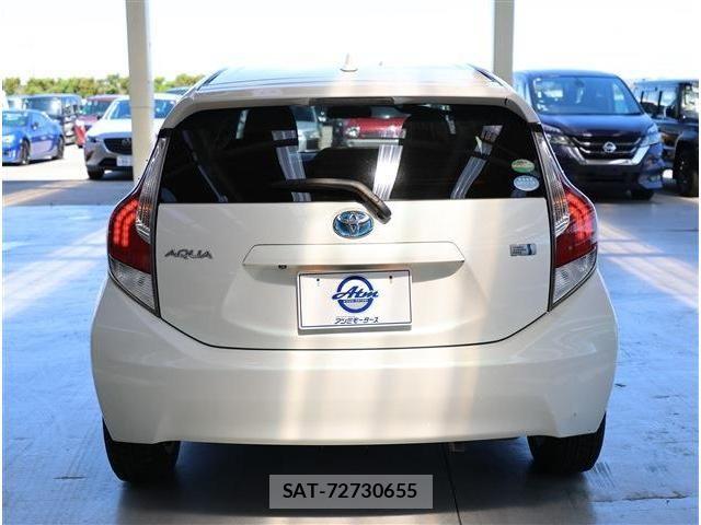 Toyota AQUA 2016-05 6641231-21